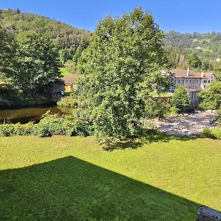 Balneo Vue Sur Cascade Apartment