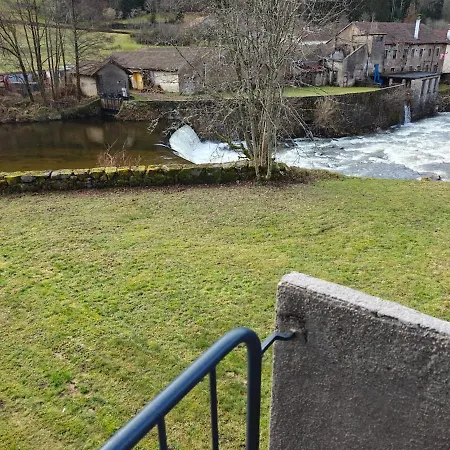 Balneo Vue Sur Cascade Apartment *